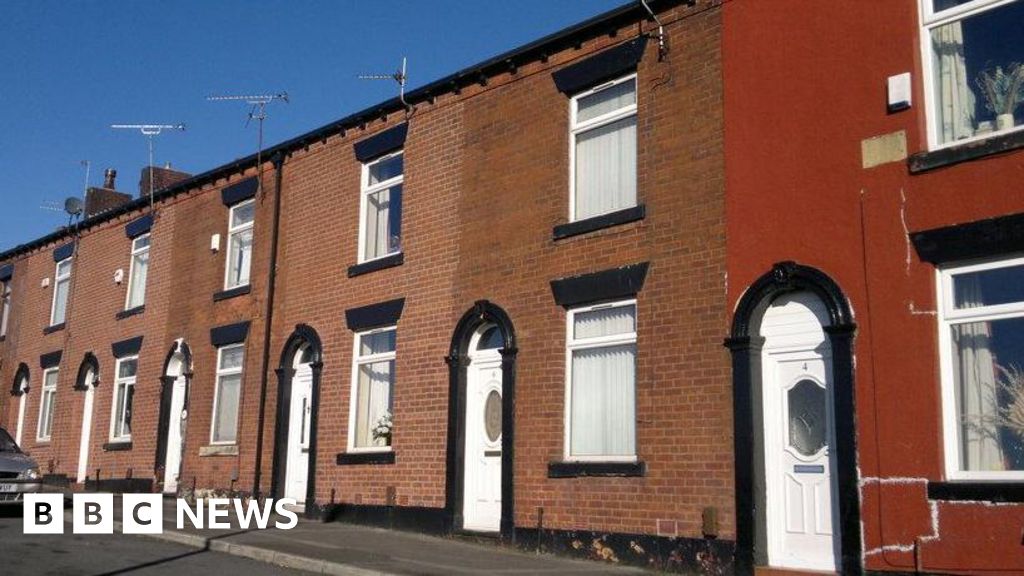 Oldham Council Housing crisis warning as thousands bid for homes BBC