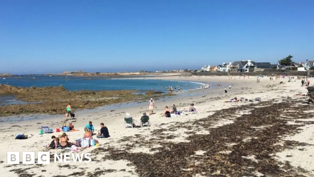 Public Health Agency issues sun safety advice for people in Guernsey