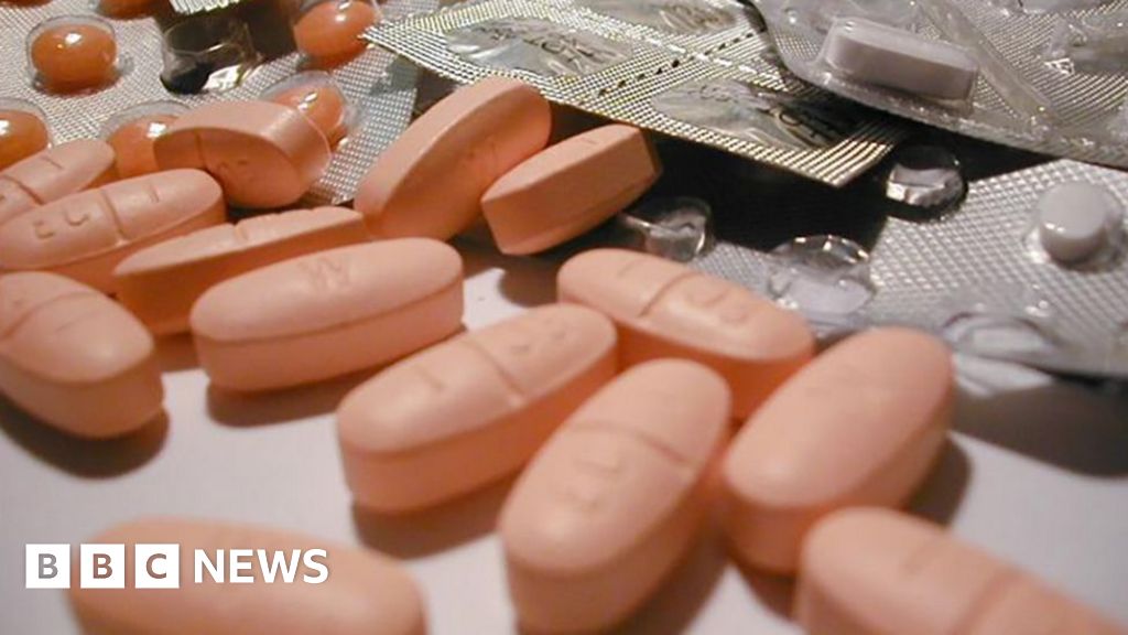 bbc.co.uk - NHS alert issued over pharmacies claiming Grimsby hospital link