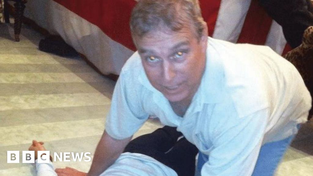 BBC가 보도한 Epstein files 사진 관련 이미지