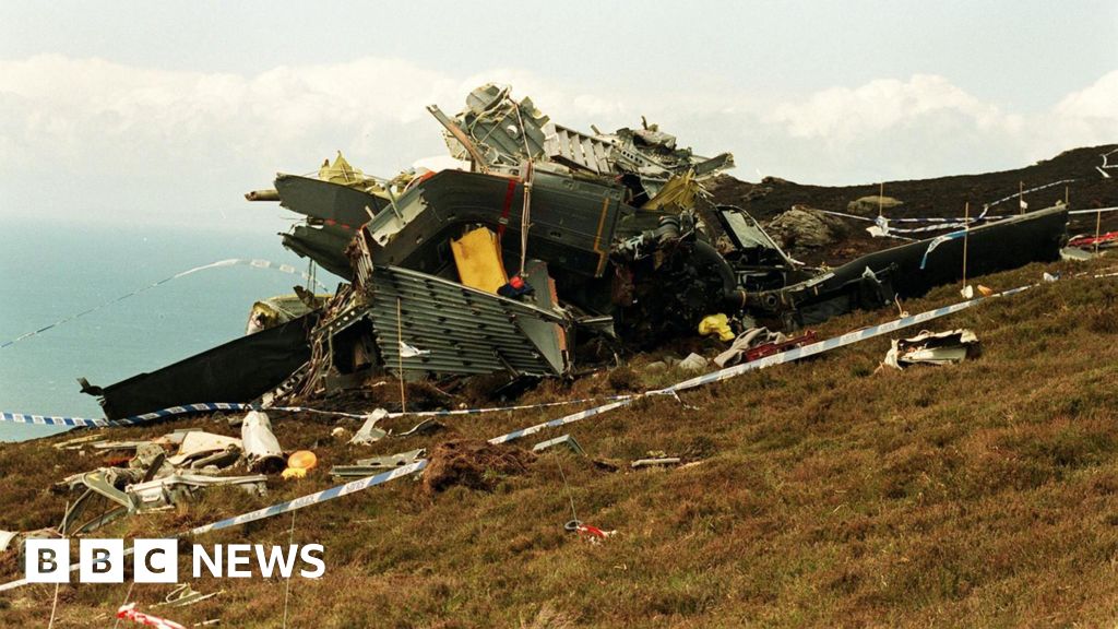 Chinook crash families say PM meeting is 'a significant step'