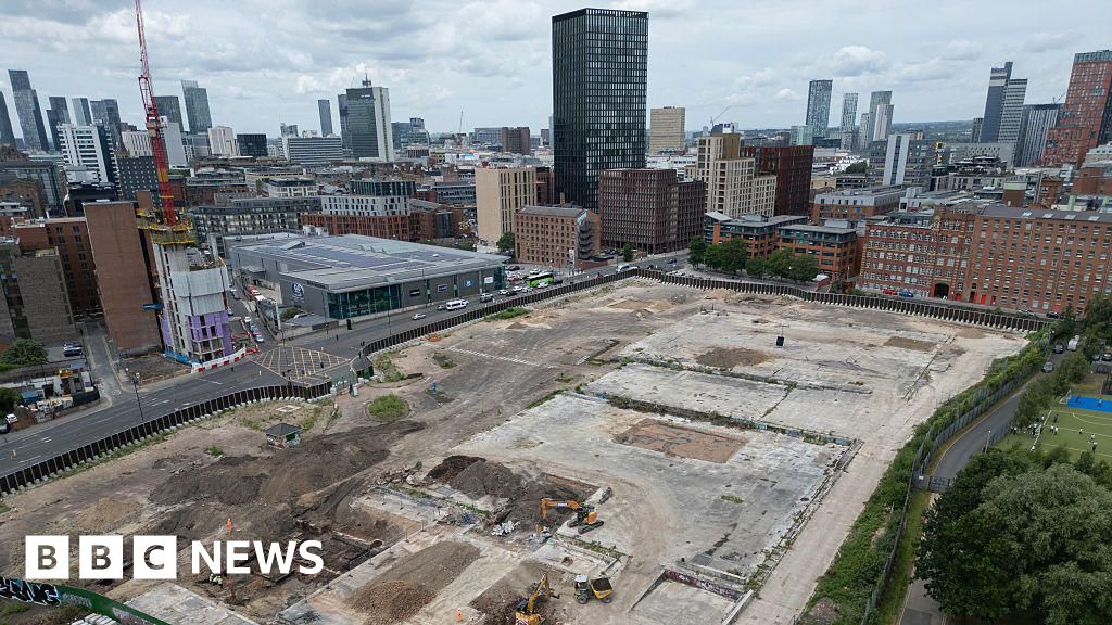 London-based civil servants offered move to No 10 North in Manchester