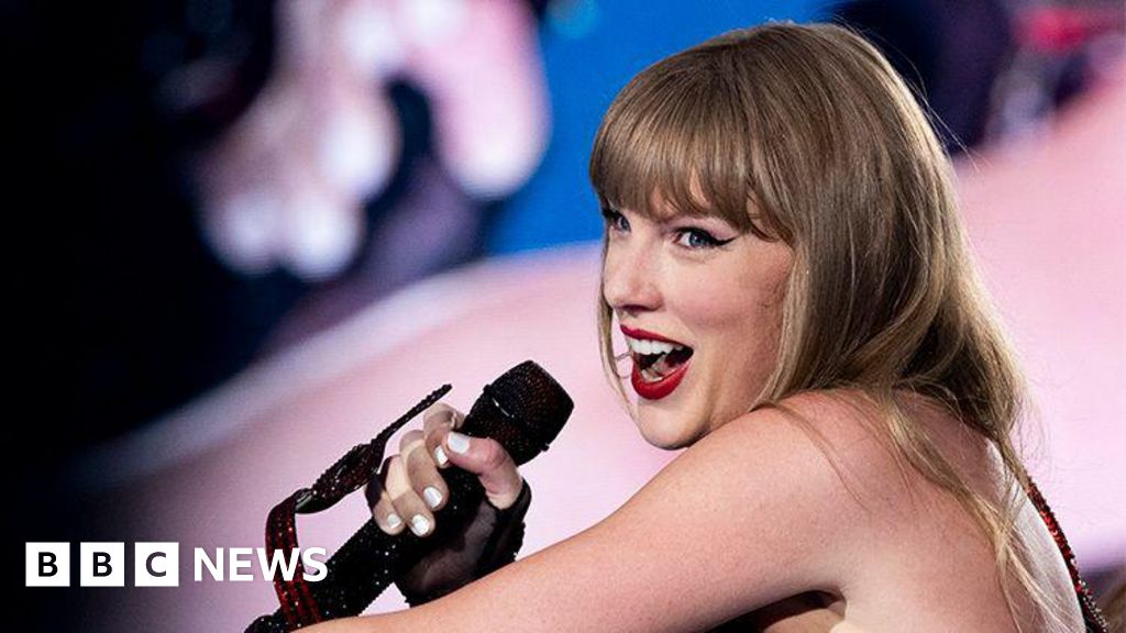 Taylor Swift: The art of picking songs for a setlist – BBC News