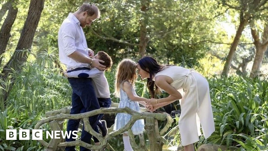 Harry and Meghan to bring Archie and Lilibet to UK