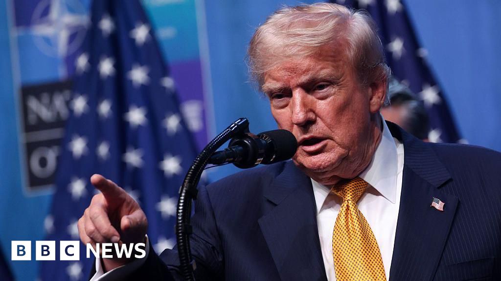 Trump reinstates Iran port blockade and vows 20% charge on cargo passing through Hormuz - BBC