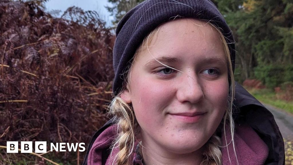 Nailsworth couple reach 900-mile mark in cancer charity walk