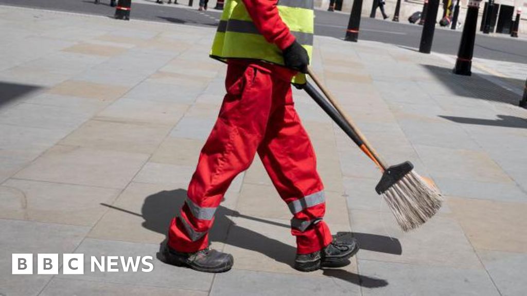 Cleaner stopped from accepting £3K holiday fundraiser cash