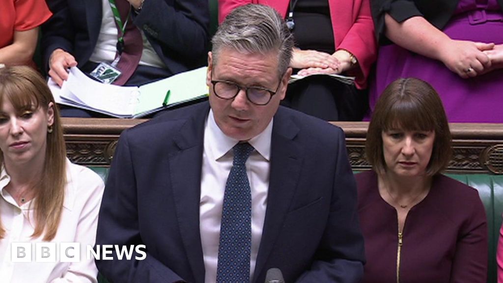 Starmer vows Ukraine support in low-key first PMQs