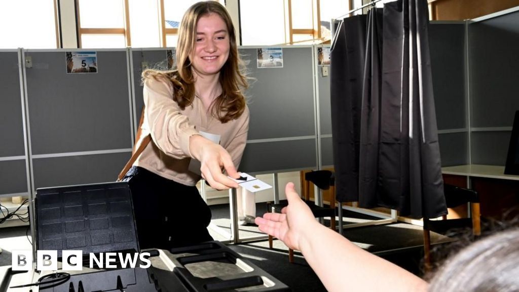 EU elections: Millions head to polls on final day as right seeks surge