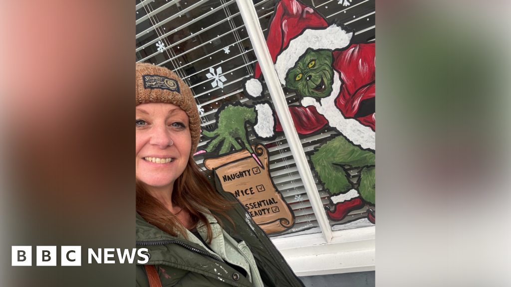 The woman who doodles Xmas scenes on windows in Shropshire