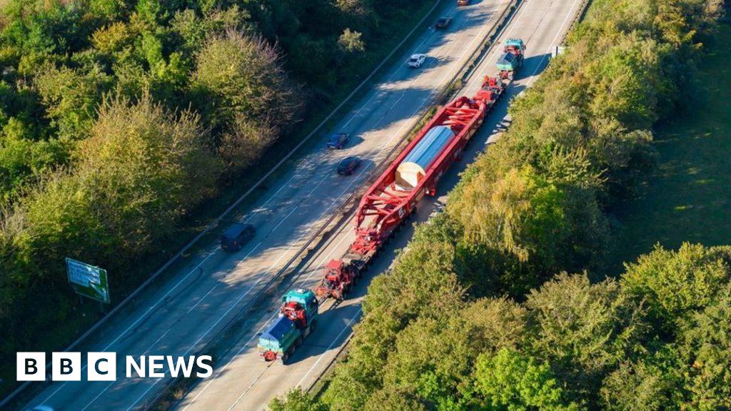 M25 and M1 traffic to face delays as abnormal load is transported - BBC ...