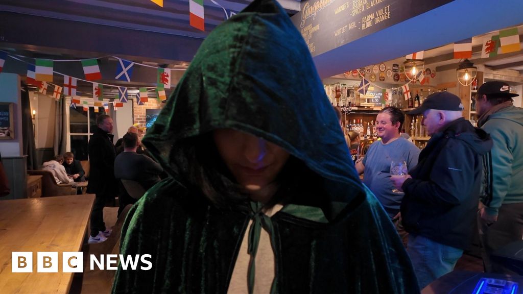 Pubs in the south hope The Traitors can help save 'dying' trade