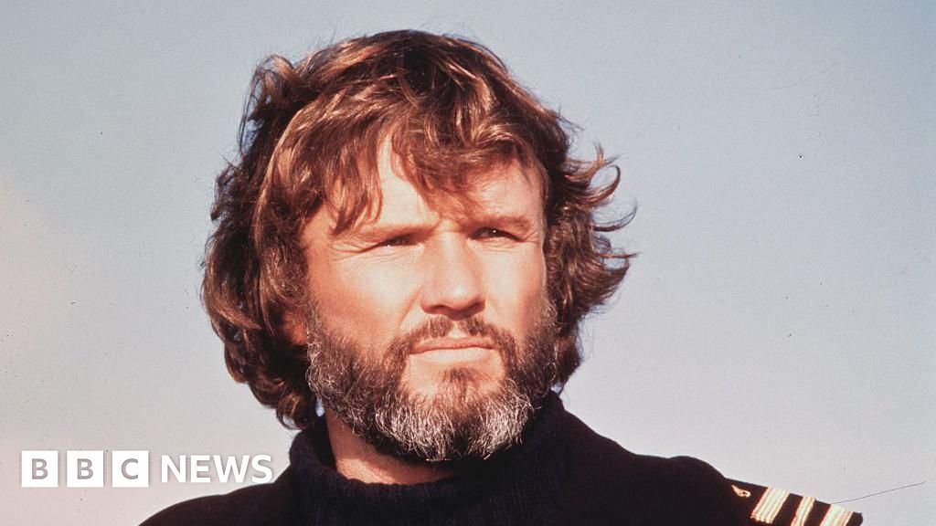 US country star Kris Kristofferson has died at the age of 88