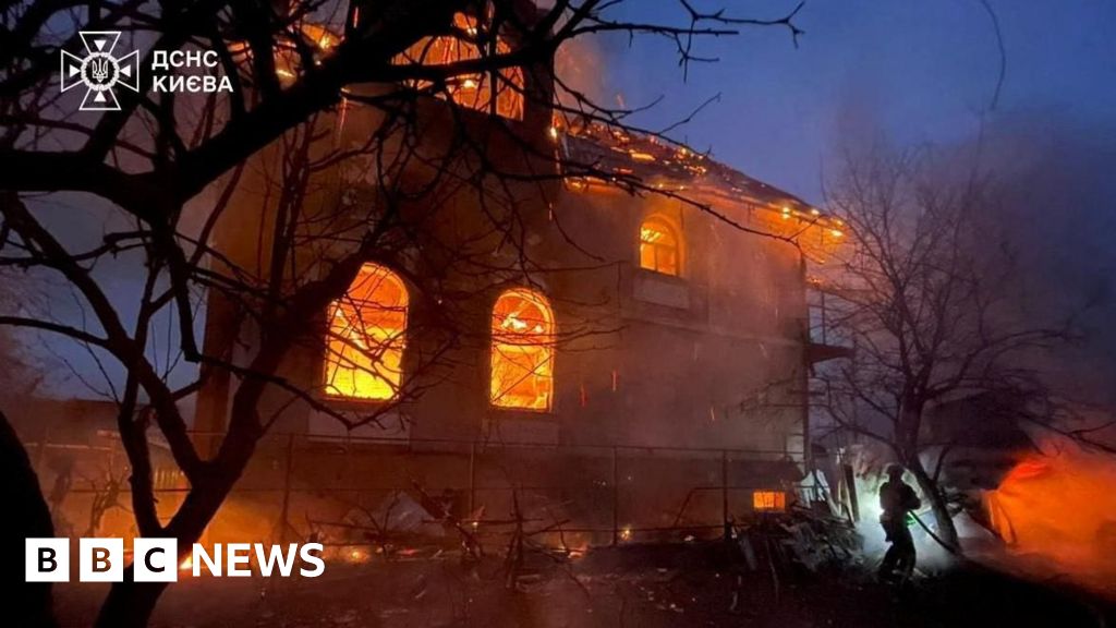 Полша изстрелва самолети, докато Русия нанася удари по Киев преди мирните преговори между САЩ и Украйна