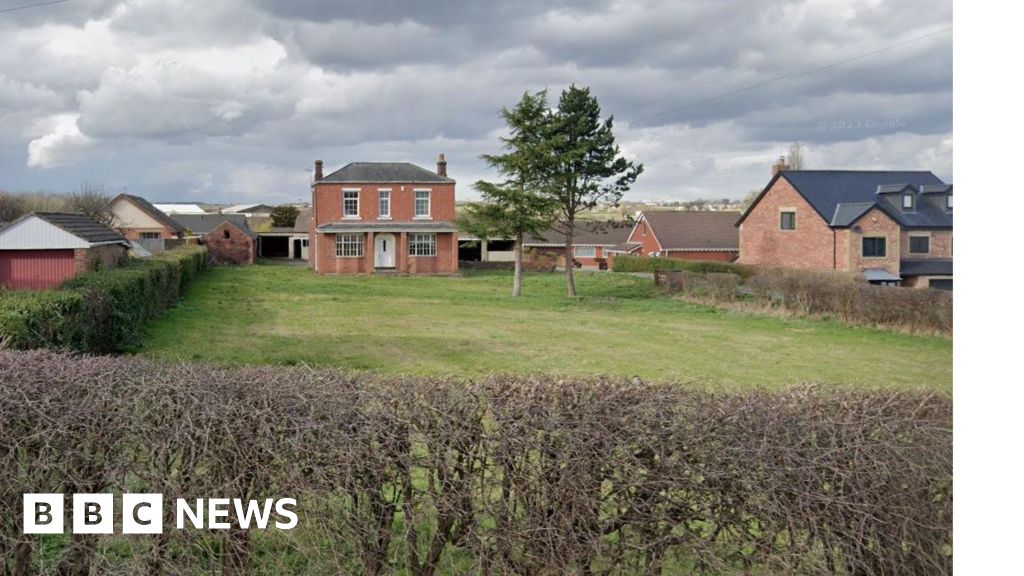 bbc.co.uk - Tony Gardner - Villagers object to homes plan for 'landmark' farm near Wakefield