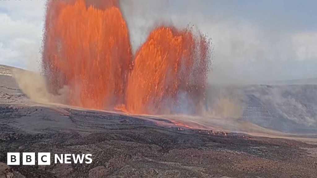 Volcanic fragments rain down as Hawaii's Kilauea volcano erupts