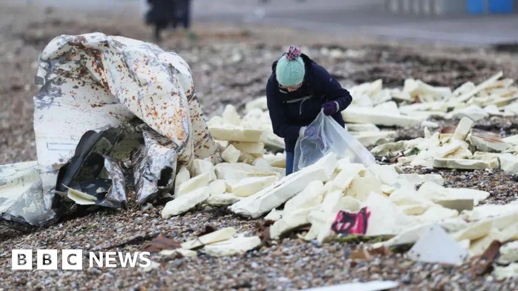 Starmer praises teams who helped clear banana container debris
