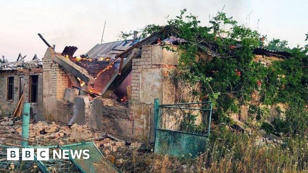 युक्रेनमध्ये रशियाने तुरुंगात टाकले, 16 ठार आणि डझनभर जखमी झाले