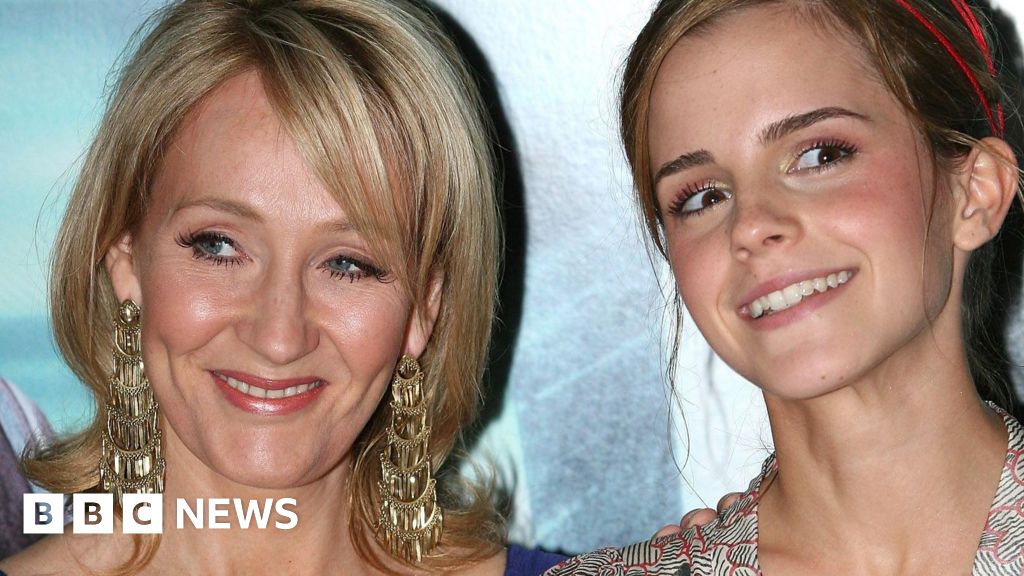 <div>Rowling posts stinging response to 'ignorant' Watson</div>