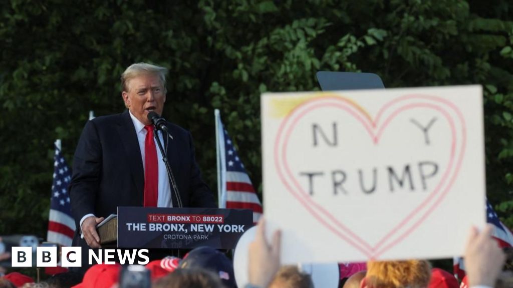 Доналд Тръмп проведе предизборен митинг в квартал Южен Бронкс в