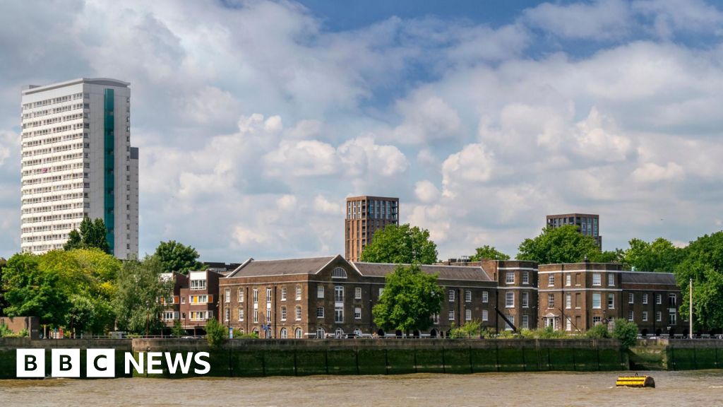 'Defensive' council fails on 92% of housing issues