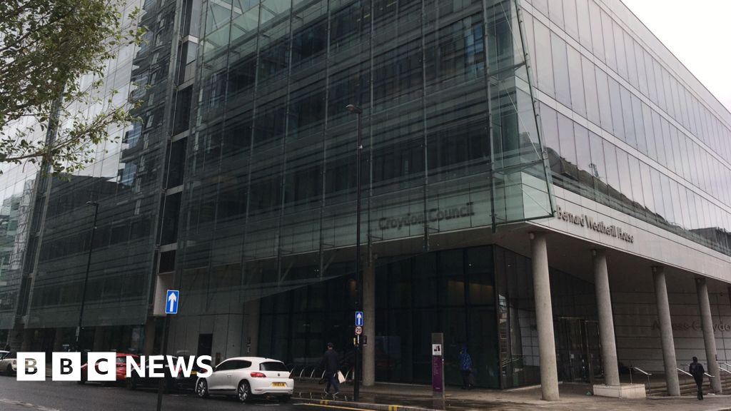 Croydon Council must 'act urgently' to save money