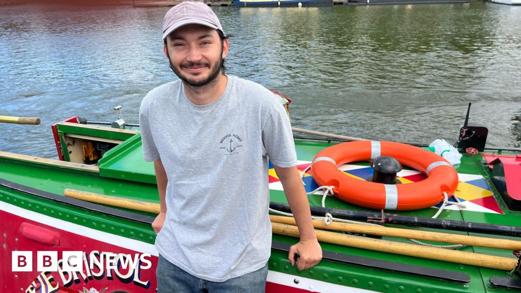 bbc.co.uk - Scott Ellis - Bristol narrowboat Redshank named UK flagship of the year