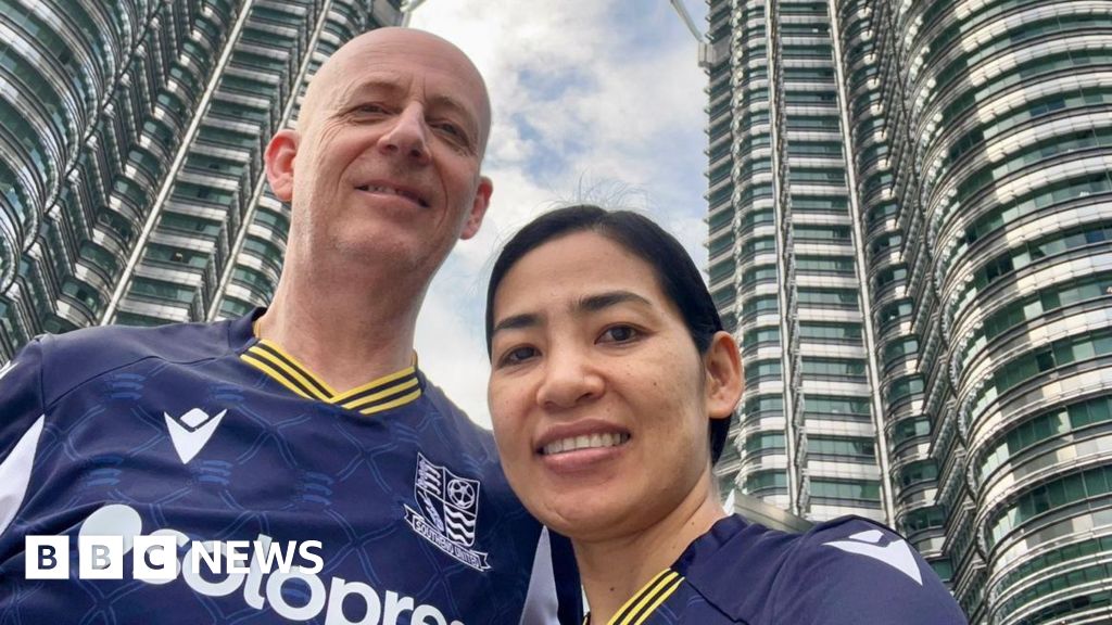 Southend United粉丝旅行6,500英里，观看季后赛