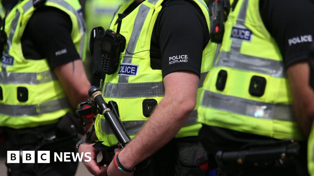 Police Scotland to send 120 officers to Belfast after disorder