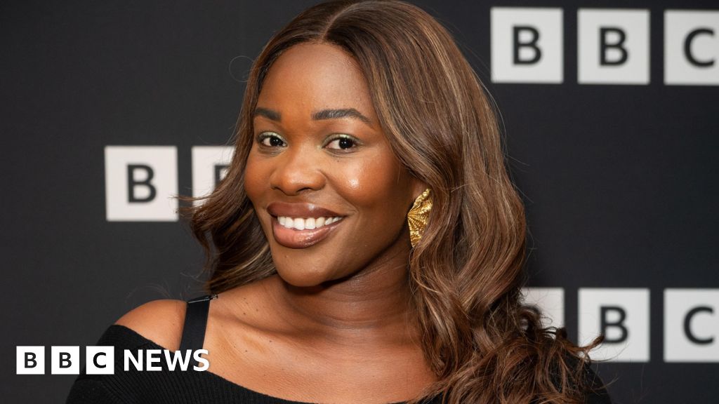 Met officer 'groomed and manipulated' TV host