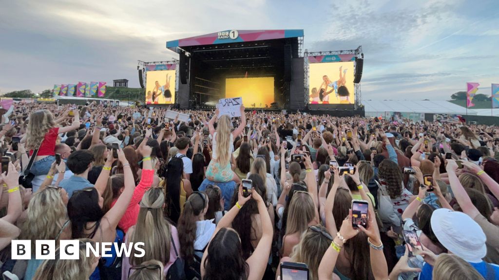 Thousands enjoy final day of Radio 1's Big Weekend