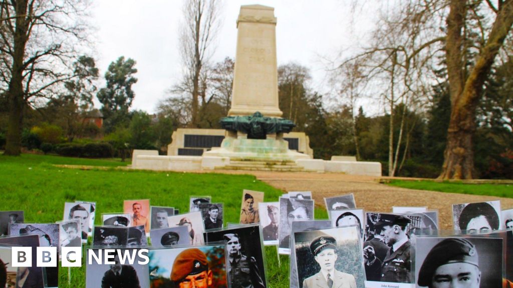 Ipswich cenotaph to mark 100 years with photo collection - BBC News