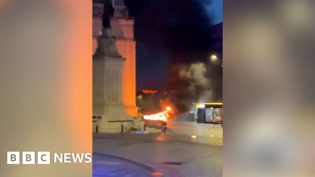 Explosions heard as car set on fire near Luton town hall BBC News