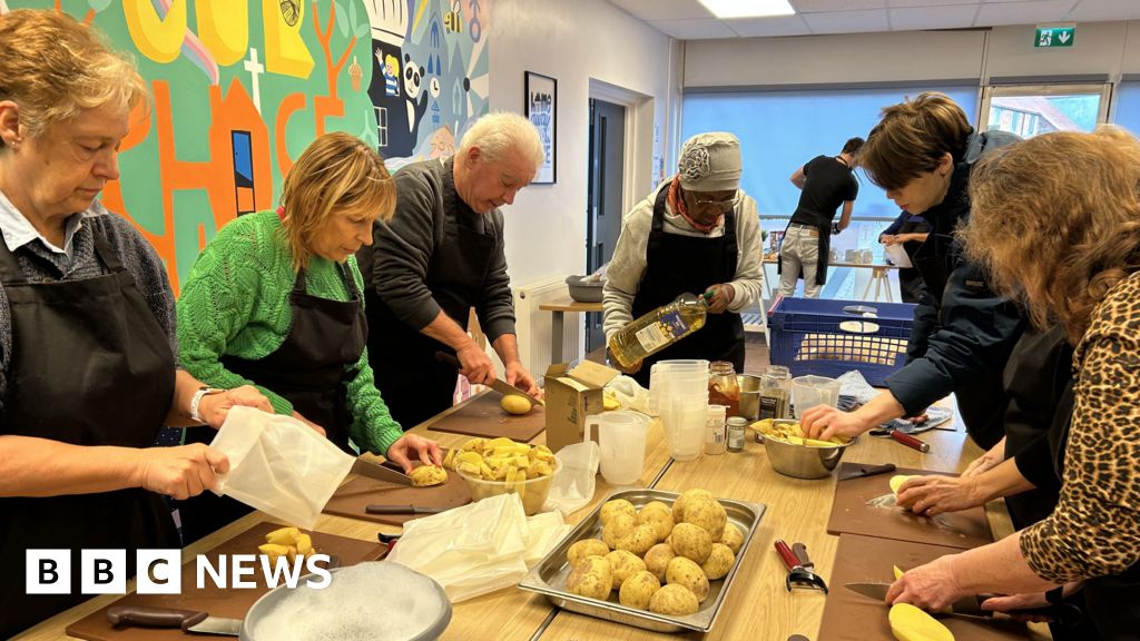 bbc.co.uk - Richard Madden - Sleaford Chop, Chat and Change food group volunteers praised - BBC News