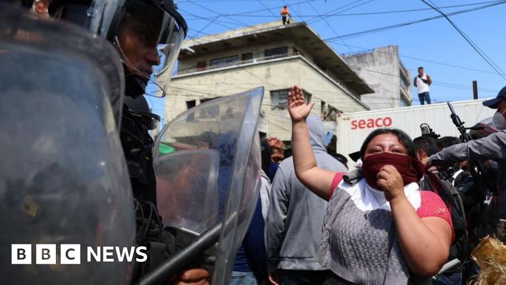 Guatemala scraps plan for compulsory car insurance after protests