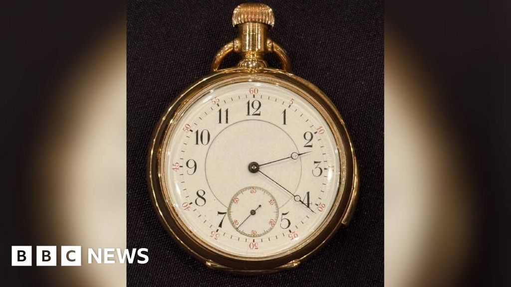 Titanic passenger's watch expected to fetch £1m