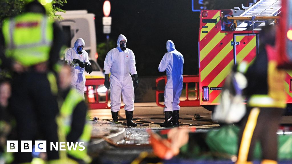Totnes road closed due to 'hazardous' debris after fire BBC News