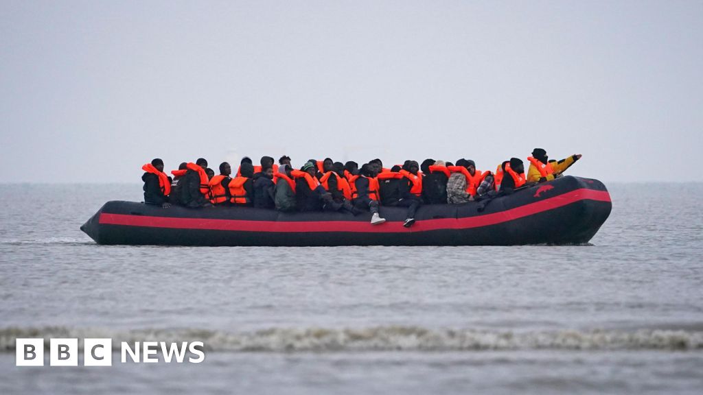 New powers to seize phones from migrants come into force