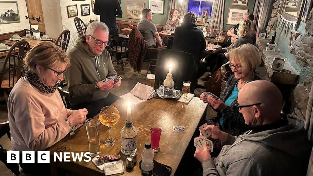 Snowed-in pub guests become 'friends for life'