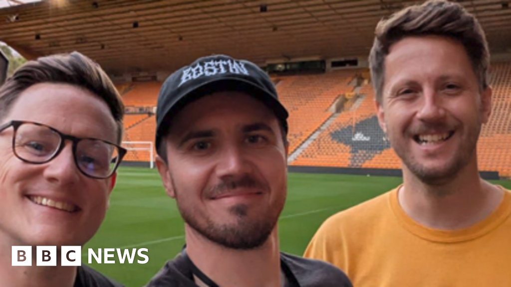 bbc.co.uk - Caroline Gall - Wolves fans design 150th anniversary shirt