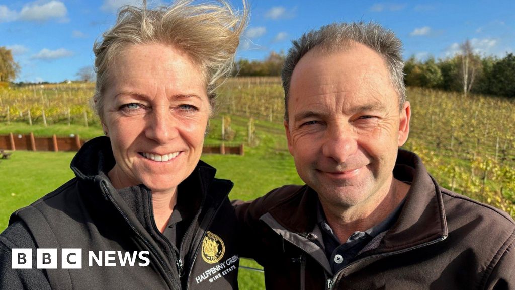 Vineyard Halfpenny Green marks 40 years with first US exports - BBC News