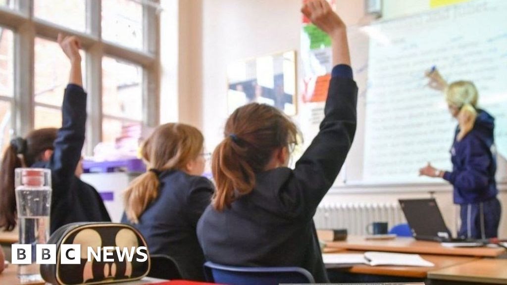 Norfolk County Council's SEN funding cut criticised by academies - BBC News