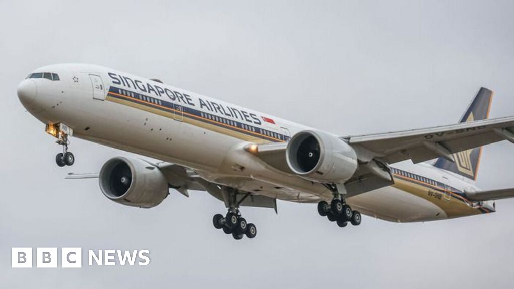 الخطوط الجوية السنغافورية تعرض دفع تعويضات لضحايا العاصفة
