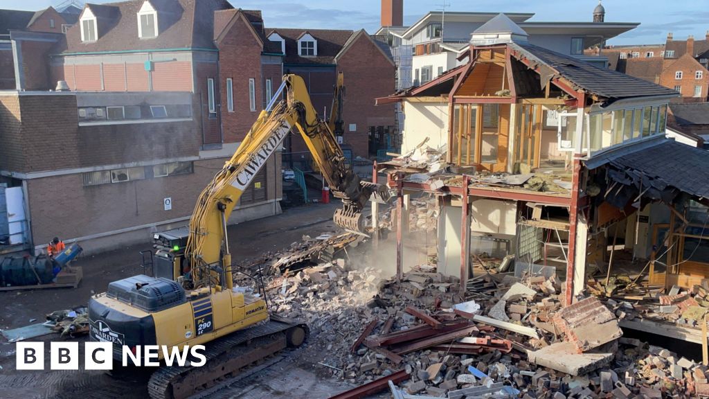 Demolition of former Shrewsbury shopping centre begins