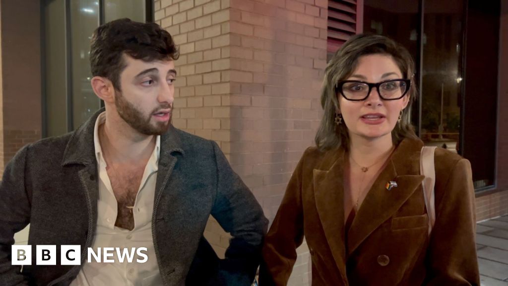 Witnesses who saw shooter inside Jewish museum speak to BBC