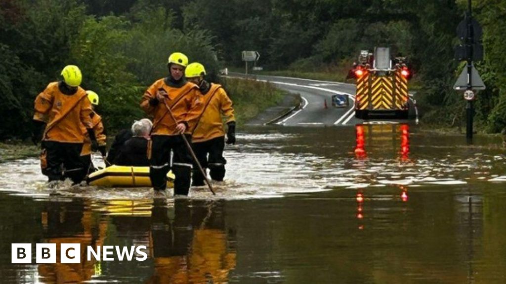 Oxfordshire:  Flood warnings in place after heavy rain