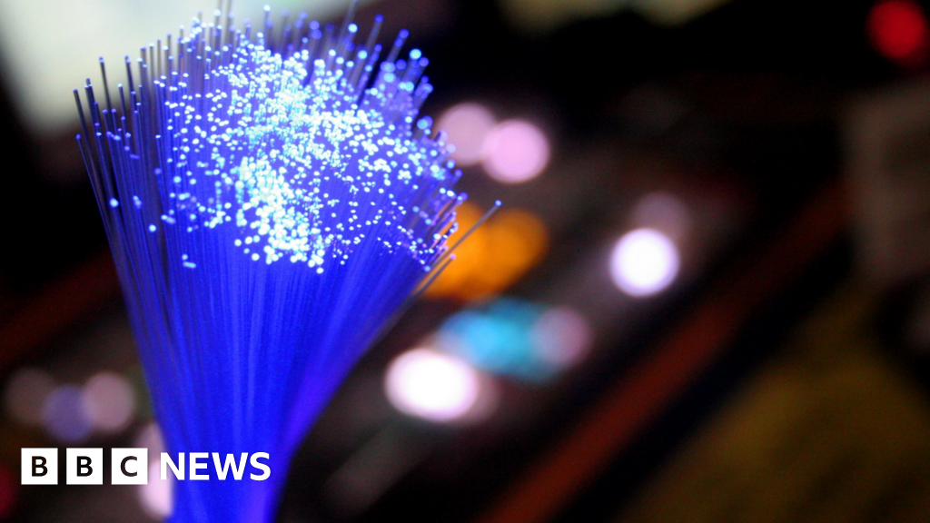 Leicestershire schools and libraries get lightning-fast broadband