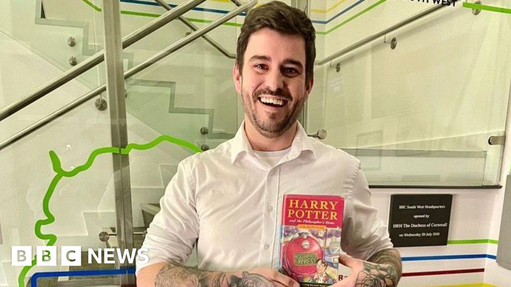 Edisi pertama Harry Potter diselamatkan dari tumpukan sampah di Devon