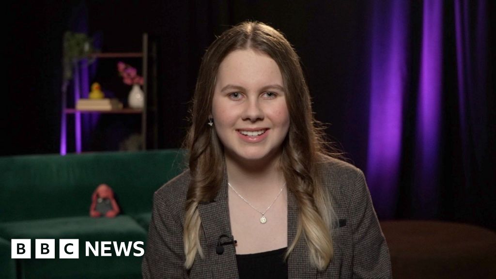 Blind teen performs on the Children in Need stage