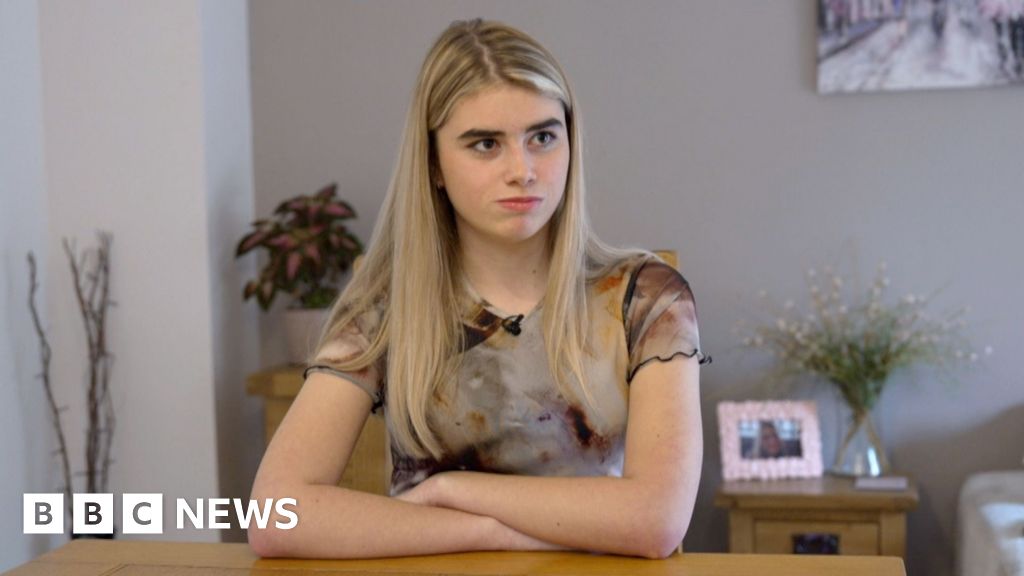 Scarlett, 15, says her selective mutism makes her feel invisible.